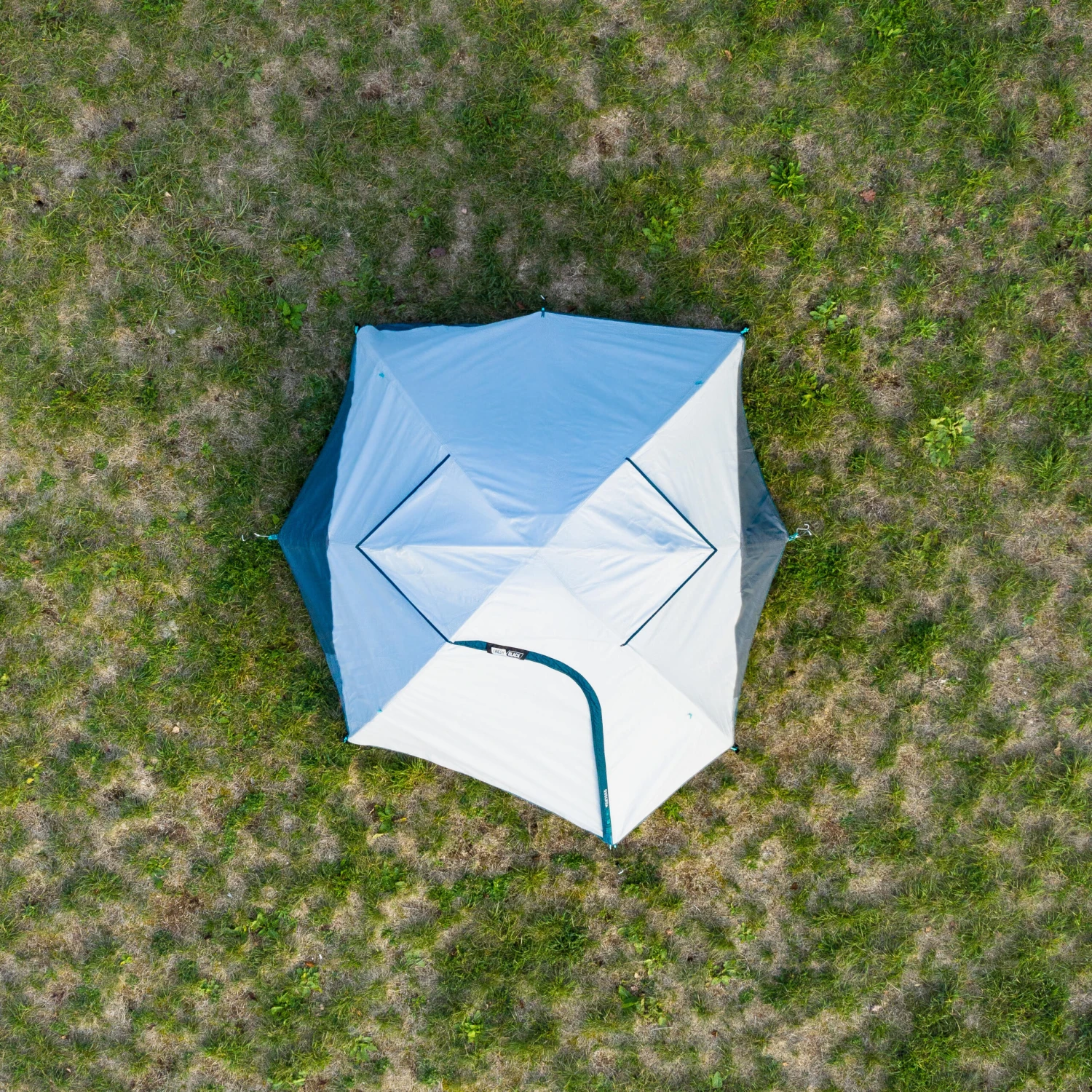 Quechua 3 Man Blackout Tent - Image 8