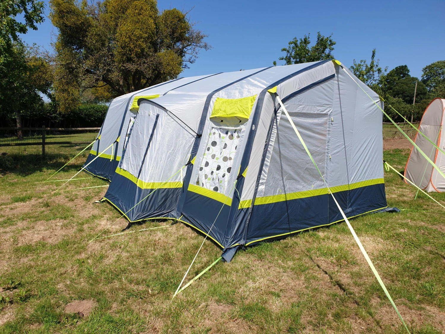 OLPRO Home 5 Berth Inflatable Family Tent - Image 3
